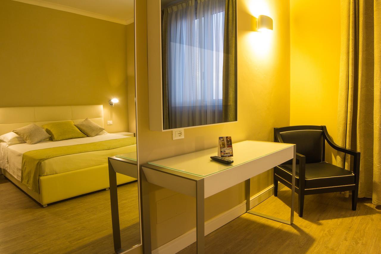 ליבורנו Hotel Universal מראה חיצוני תמונה