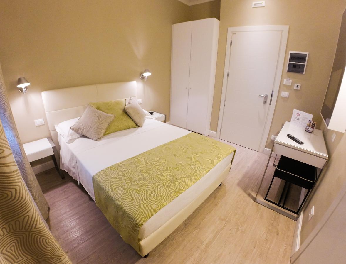 ליבורנו Hotel Universal מראה חיצוני תמונה