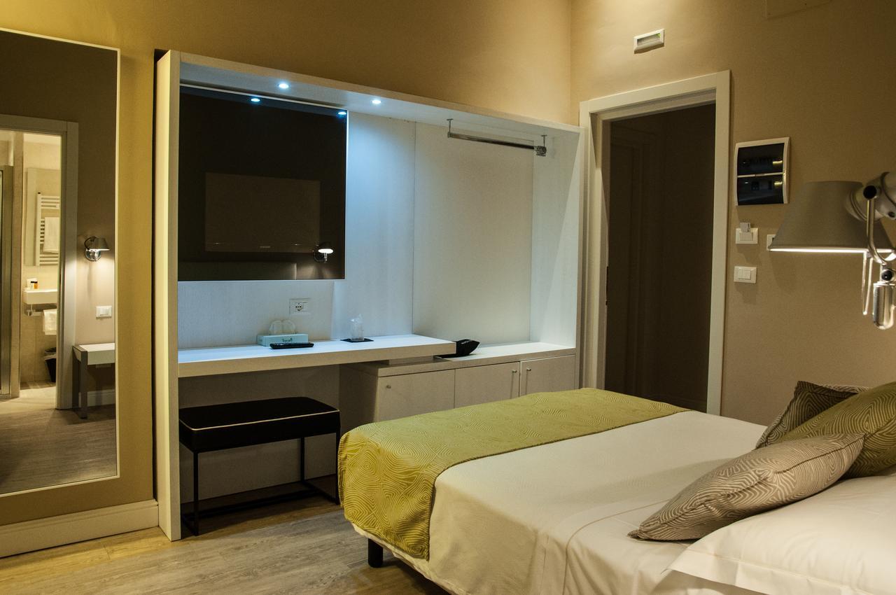 ליבורנו Hotel Universal מראה חיצוני תמונה