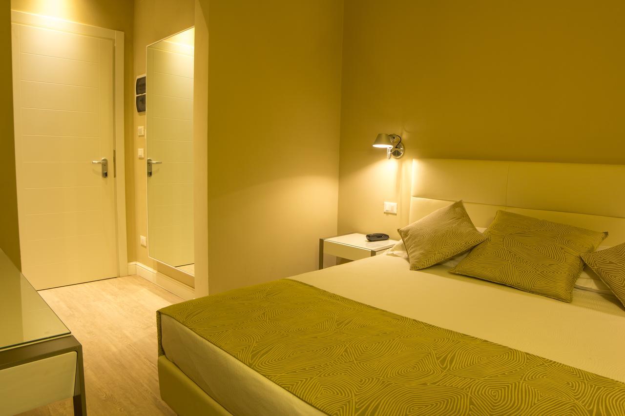 ליבורנו Hotel Universal מראה חיצוני תמונה