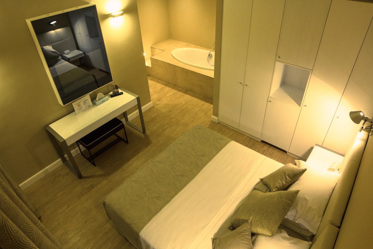ליבורנו Hotel Universal מראה חיצוני תמונה