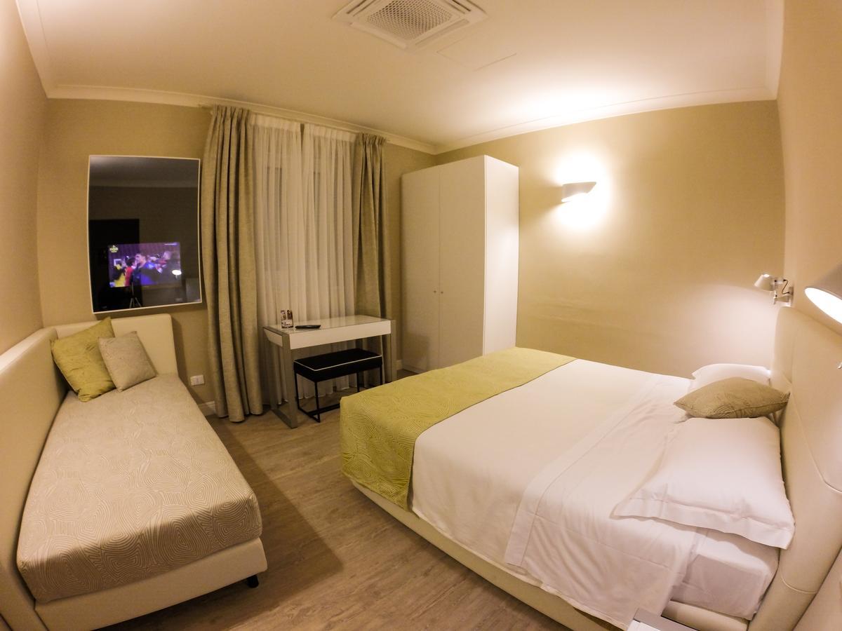 ליבורנו Hotel Universal מראה חיצוני תמונה
