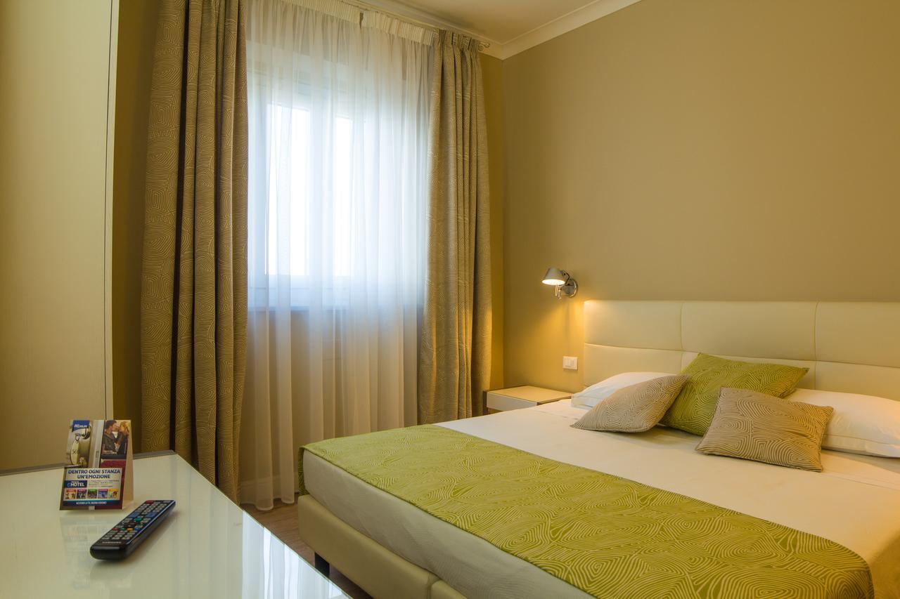 ליבורנו Hotel Universal מראה חיצוני תמונה